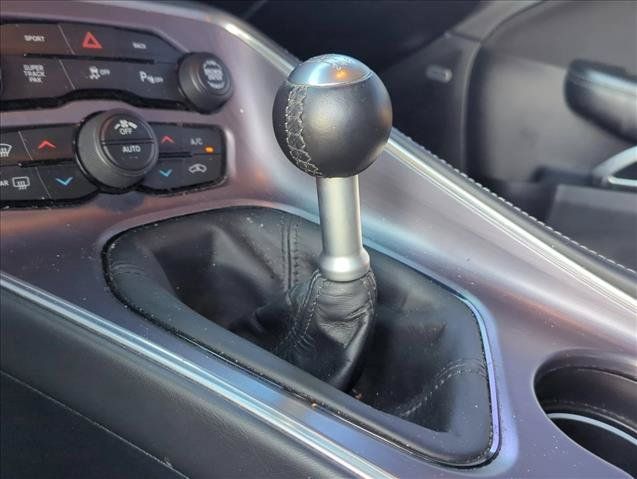 Used 2016 Dodge Challenger R/T Scat Pack RWD image 15