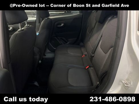 Used 2021 Jeep Renegade Latitude AWD/4WD image 21