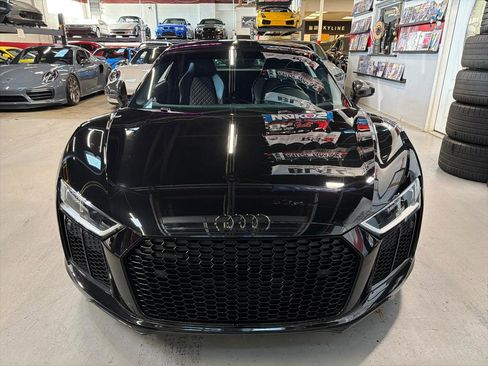 Used 2017 Audi R8 V10 plus image 2