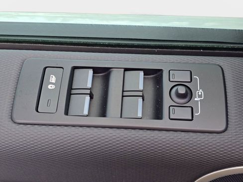 Used 2023 Land Rover Discovery S R-Dynamic AWD/4WD image 32