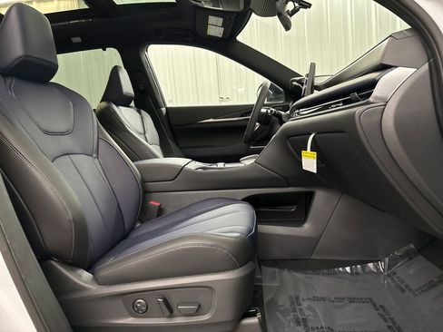 Certified 2026 INFINITI QX60 Sport w/ Dark Cargo Package image 37