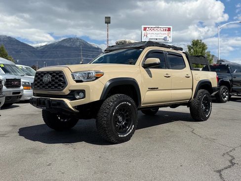 Used 2020 Toyota Tacoma TRD Off-Road w/ Technology Package AWD/4WD image 1