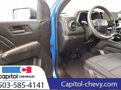 Used 2024 Chevrolet Colorado W/T w/ WT Convenience Package RWD image 10