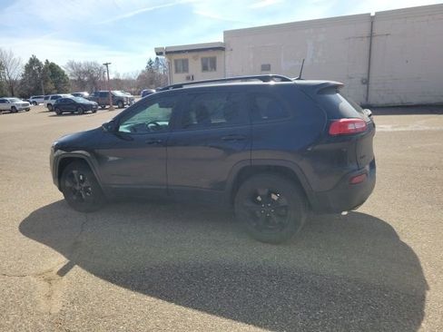 Used 2016 Jeep Cherokee Latitude w/ Cold Weather Group image 23