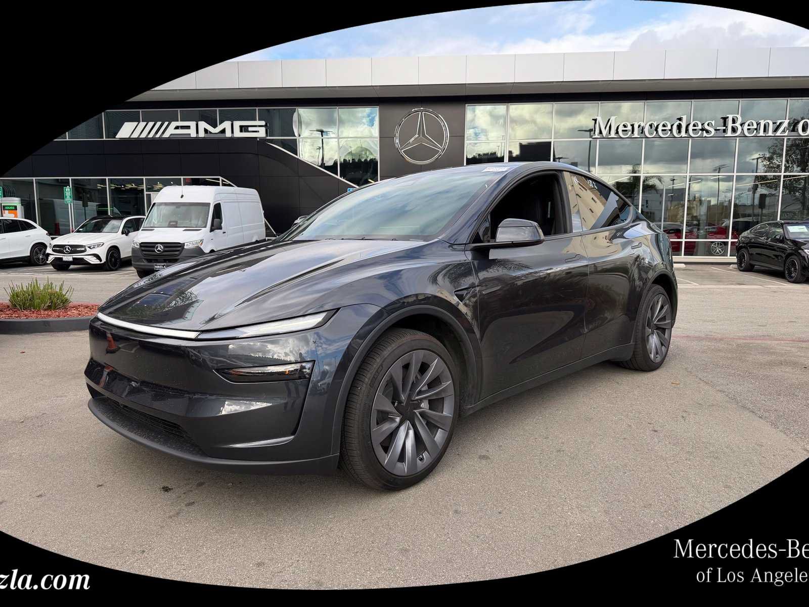 Used 2026 Tesla Model Y AWD image 1