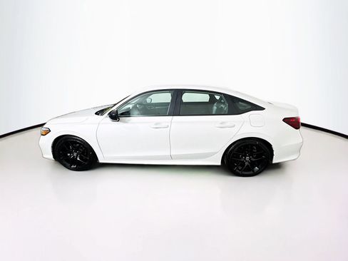 Used 2025 Honda Civic Sport image 4