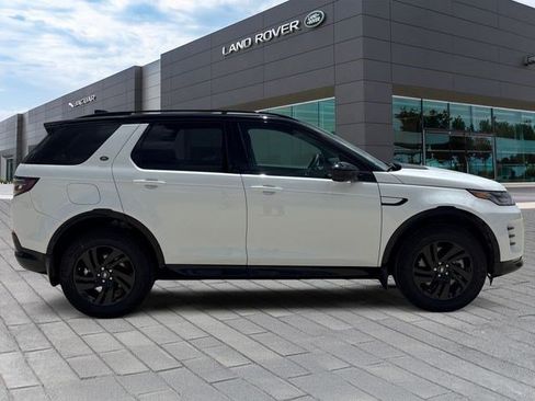 Used 2025 Land Rover Discovery Sport Dynamic SE AWD/4WD image 6
