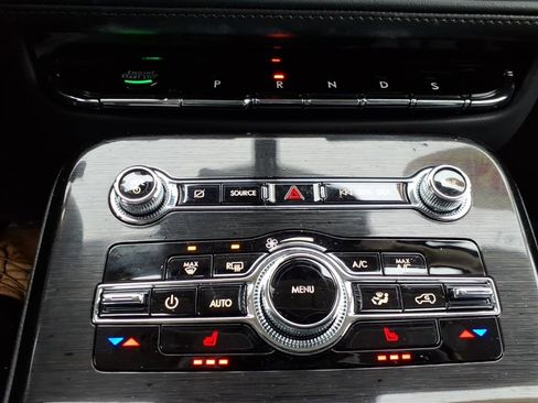 Certified 2023 Lincoln Nautilus AWD w/ Premium Package image 16