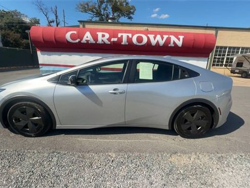 Used 2023 Toyota Prius Prime Premium image 5