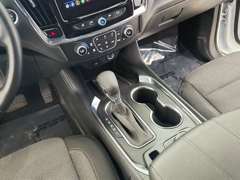Used 2023 Chevrolet Traverse LT FWD image 27