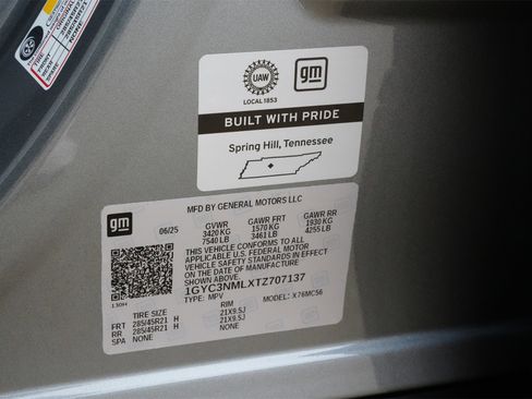 New 2026 Cadillac Vistiq Sport w/ LPO, Floor Liner Package image 31