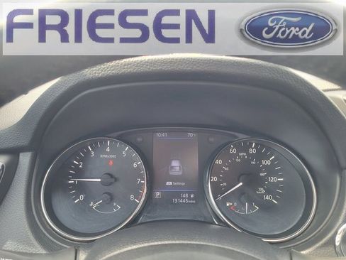 Used 2019 Nissan Rogue SV image 15