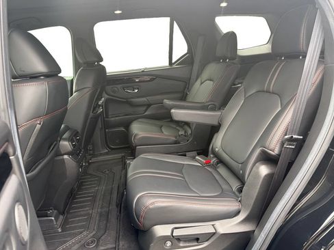 Used 2025 Honda Pilot TrailSport image 13