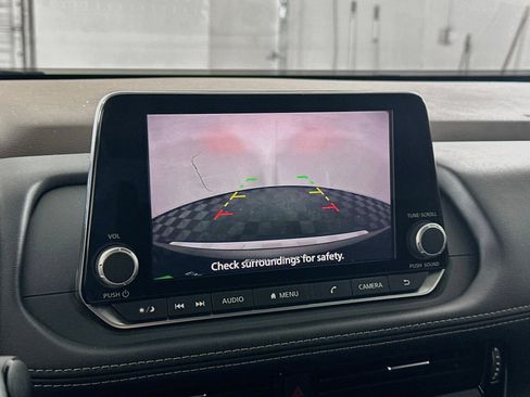 Used 2023 Nissan Rogue SV FWD image 21