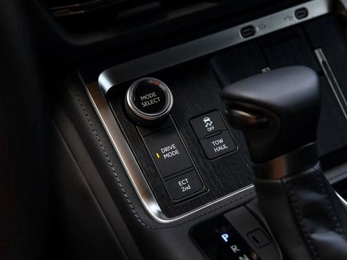 Used 2025 Lexus GX 550 image 46