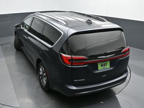 Used 2021 Chrysler Pacifica Touring-L image 36