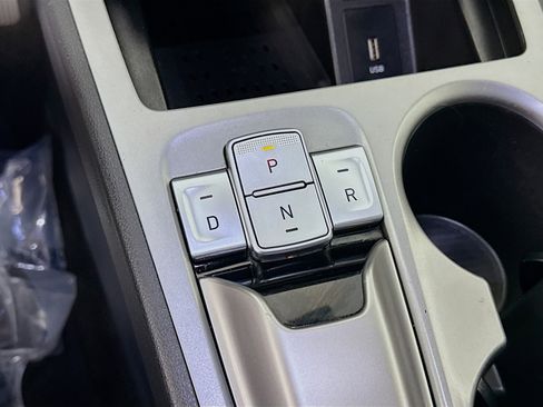 Used 2023 Hyundai Kona Limited image 20