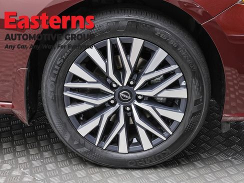 Used 2024 Nissan Altima 2.5 SV w/ SV Premium Package AWD/4WD image 31