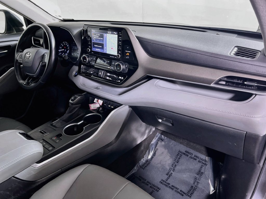 Certified 2020 Toyota Highlander XLE FWD image 27
