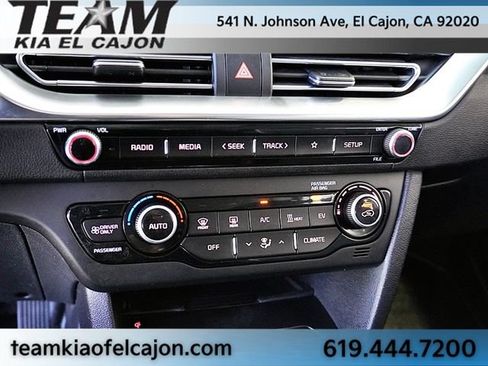 Used 2022 Kia Niro EX FWD image 28