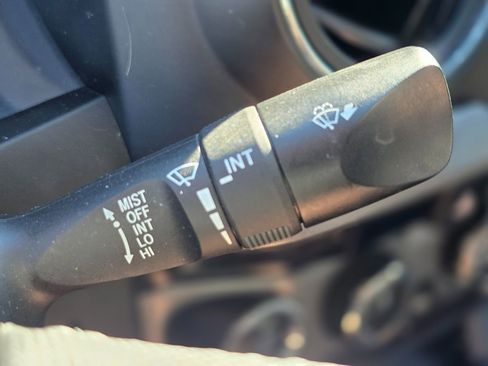 Used 2017 Toyota Tacoma TRD Sport image 41