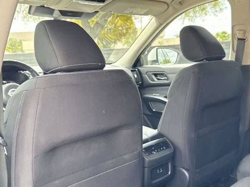 Used 2025 Nissan Pathfinder SV image 23
