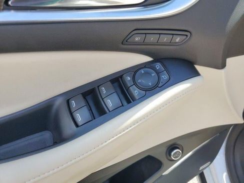 Used 2022 Buick Enclave Avenir FWD image 20