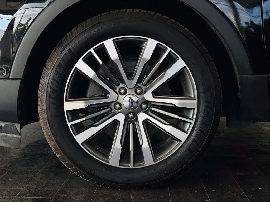 Used 2017 Ford Explorer Platinum AWD/4WD image 27
