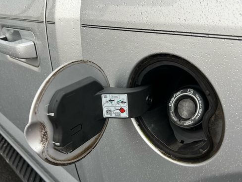 Used 2017 Ford F150 XLT w/ Equipment Group 301A Mid image 7