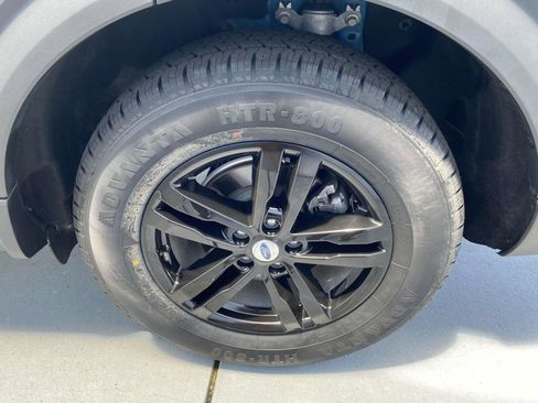 Used 2022 Ford Explorer XLT w/ Equipment Group 202A image 11