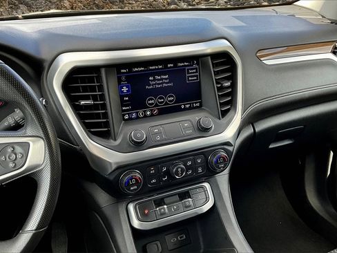 Used 2021 GMC Acadia SLE w/ Driver Convenience Package image 6