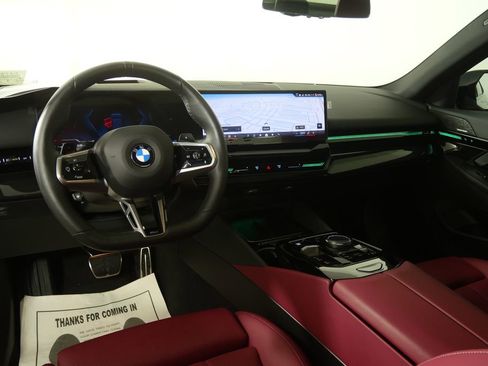 Used 2025 BMW 530i w/ M Sport Package RWD image 17