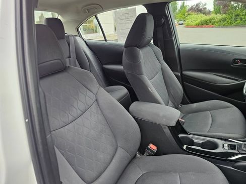 Used 2022 Toyota Corolla LE FWD image 12