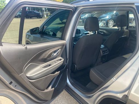 Used 2024 GMC Terrain SLE w/ Driver Convenience Package AWD/4WD image 12