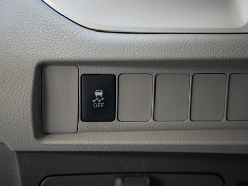 Used 2020 Toyota Sienna L image 36