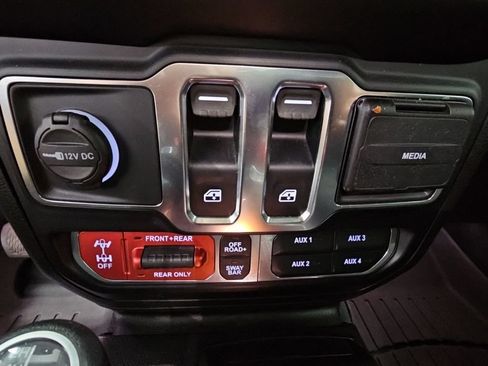 Used 2021 Jeep Wrangler Rubicon AWD/4WD image 25