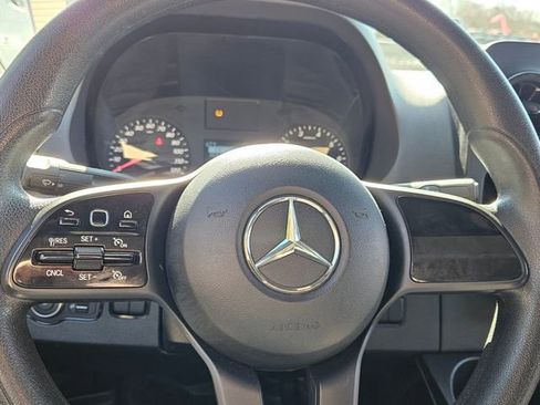 Used 2021 Mercedes-Benz Sprinter 2500 image 21
