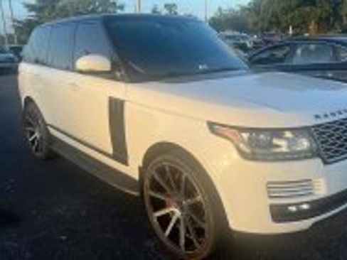Used 2013 Land Rover Range Rover HSE image 3