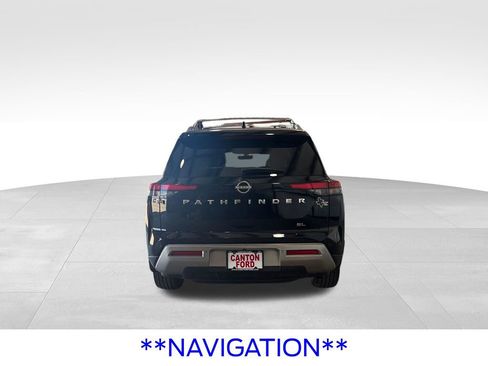 Used 2024 Nissan Pathfinder SL w/ SL Premium Package FWD image 6