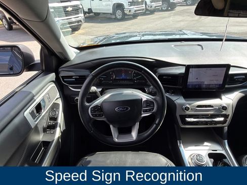 Used 2021 Ford Explorer XLT w/ Equipment Group 202A AWD/4WD image 22