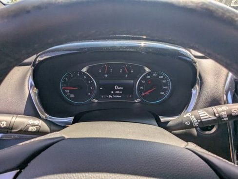 Used 2023 Chevrolet Traverse LT FWD image 37
