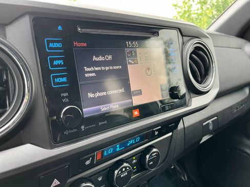 Used 2019 Toyota Tacoma TRD Off-Road AWD/4WD image 22