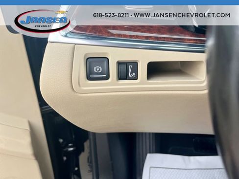 Used 2018 Cadillac XT5 Luxury w/ Driver Awareness Package FWD image 17