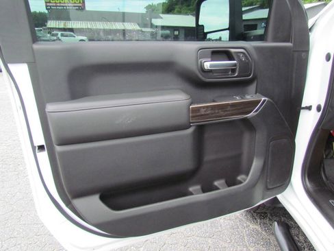 Used 2022 Chevrolet Silverado 3500 LT w/ Convenience Package AWD/4WD image 11