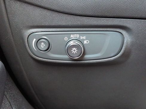 Used 2020 Chevrolet Equinox LS w/ LS Convenience Package FWD image 22
