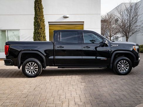 Used 2020 GMC Sierra 1500 AT4 w/ Off-Road Performance Package image 11