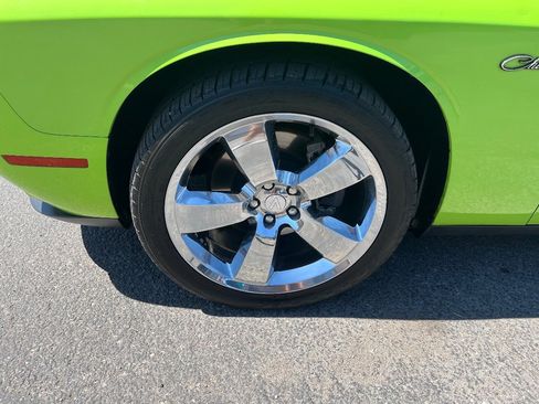 Used 2015 Dodge Challenger R/T Plus RWD image 39