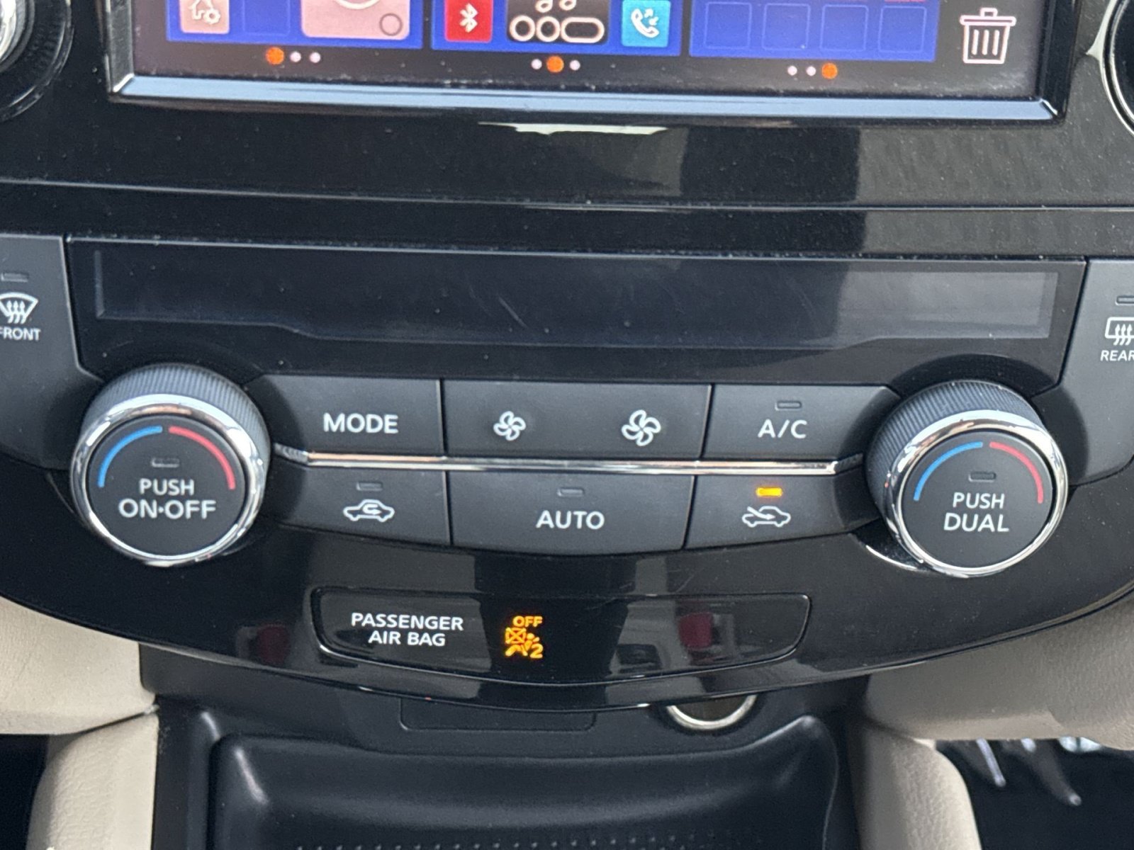 Used 2018 Nissan Rogue SV AWD/4WD image 22