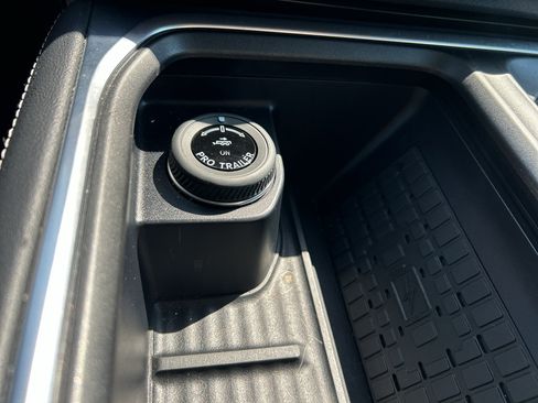 Used 2025 Ford Expedition Platinum AWD/4WD image 27