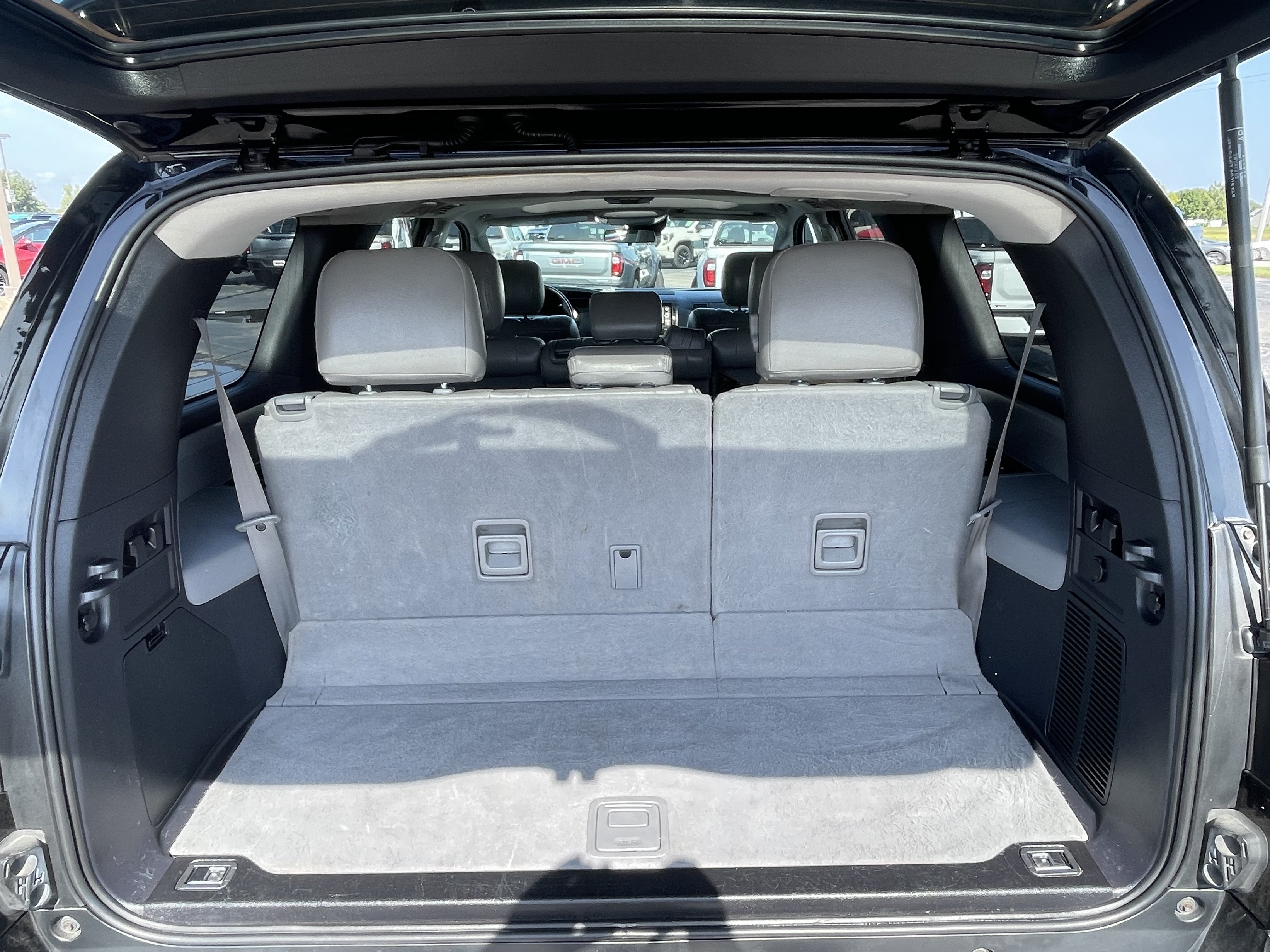 Used 2019 Toyota Sequoia SR5 AWD/4WD image 18